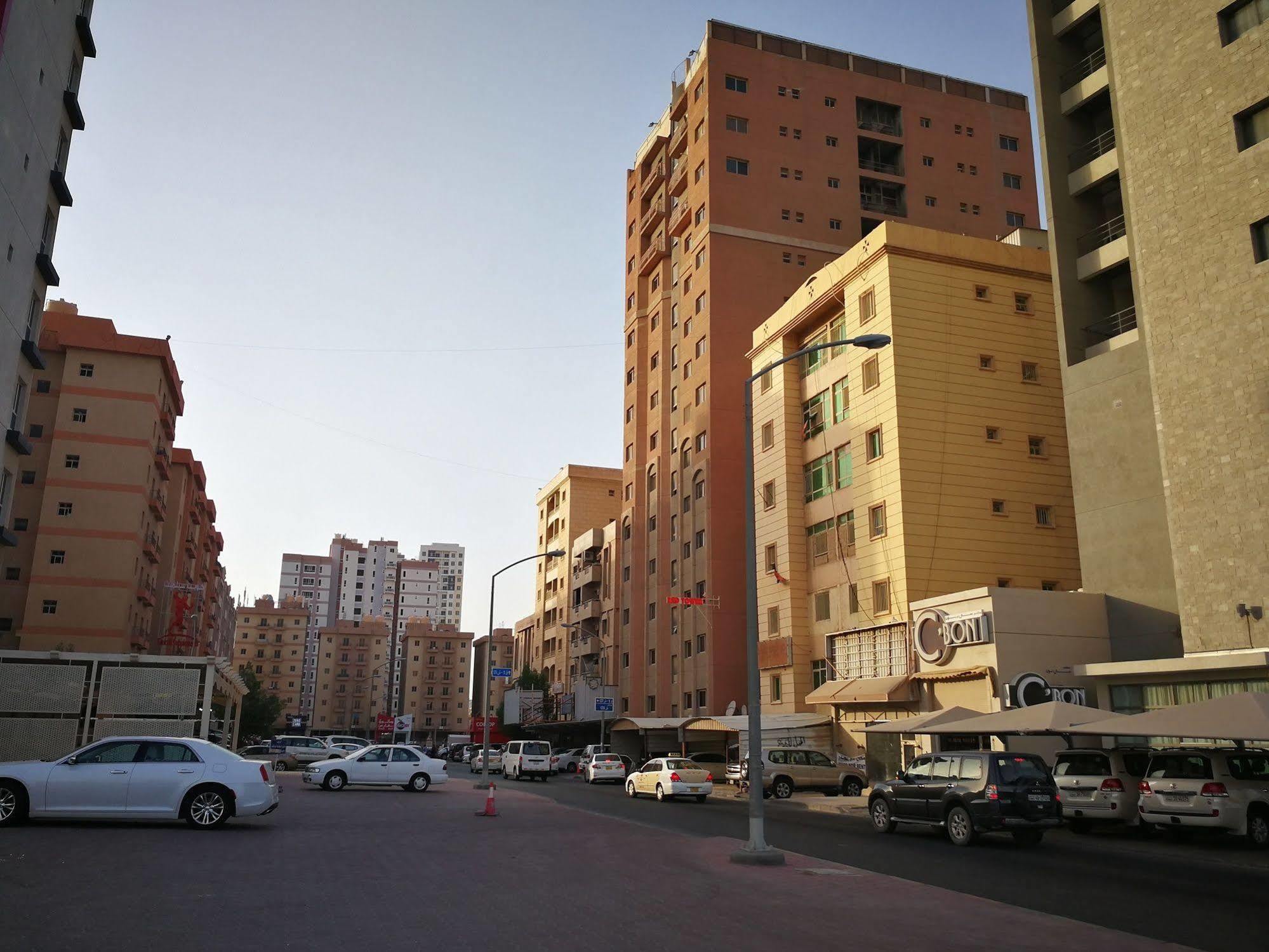 Red Tower Furnished Apartments Mahboula Exterior photo